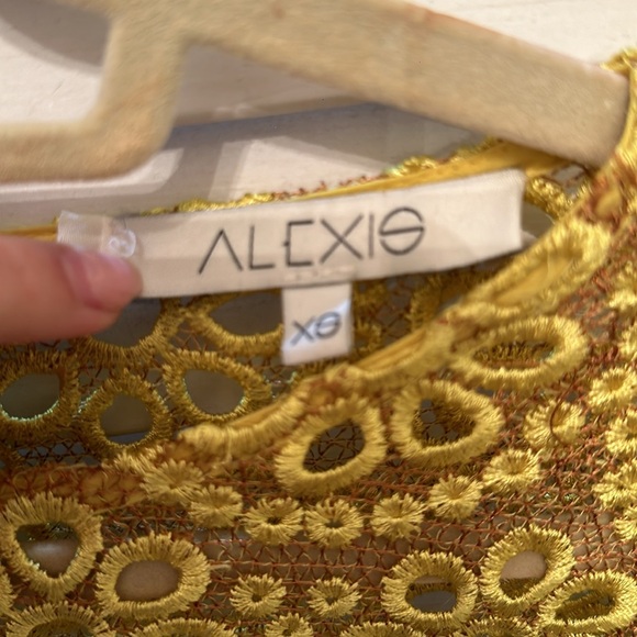 Alexis yellow top - Picture 2 of 2